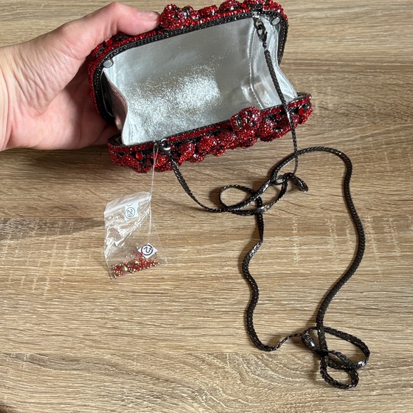 Fawziya Skull Clutch - Picture 7 of 10